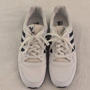 Adidas Classic Sneakers